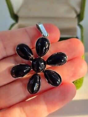 Black Onyx Flower Pendant